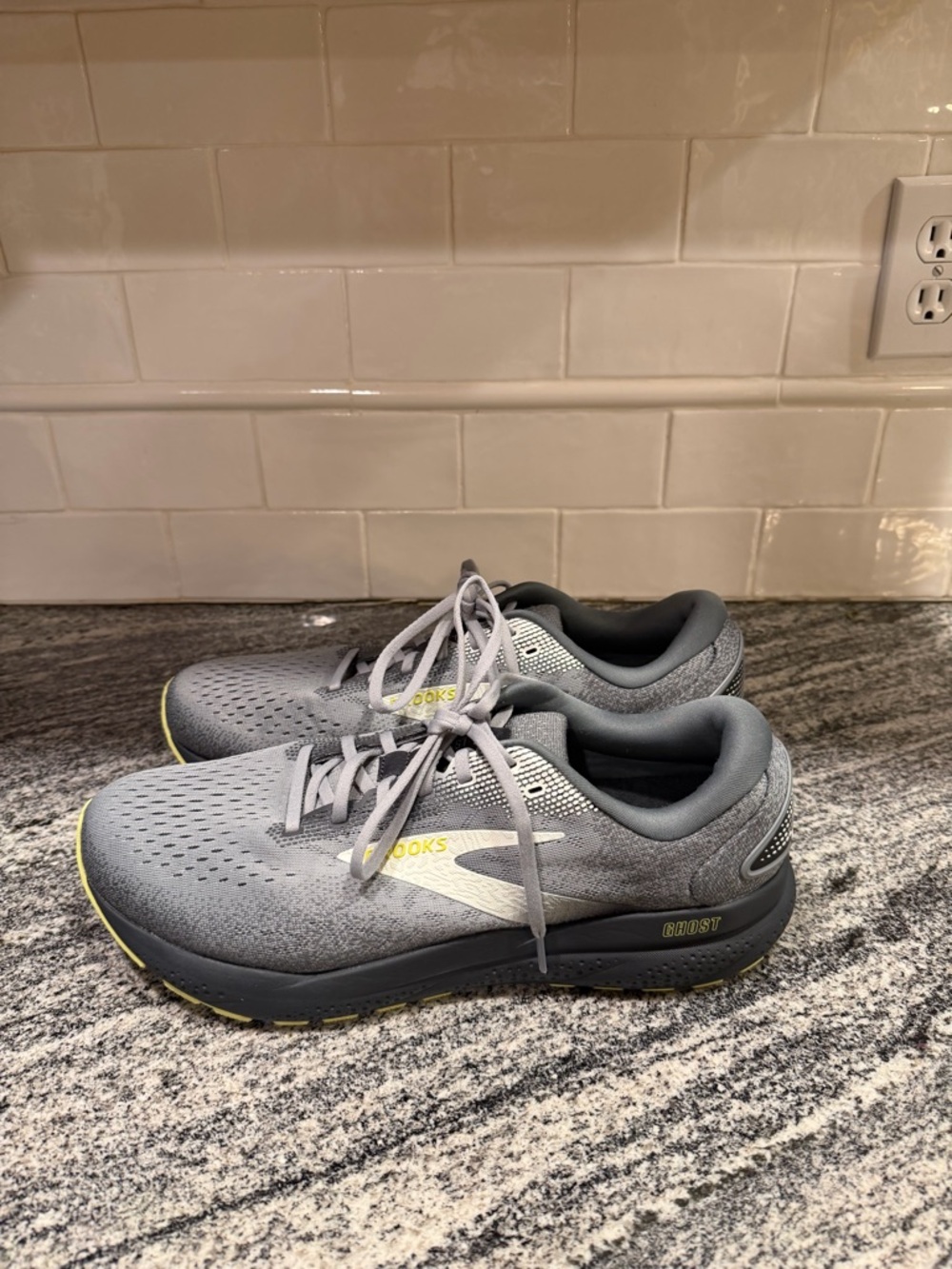 Men’s Brooks Ghost 16 Size 12.5 Wide/2E - Picture 3 of 10